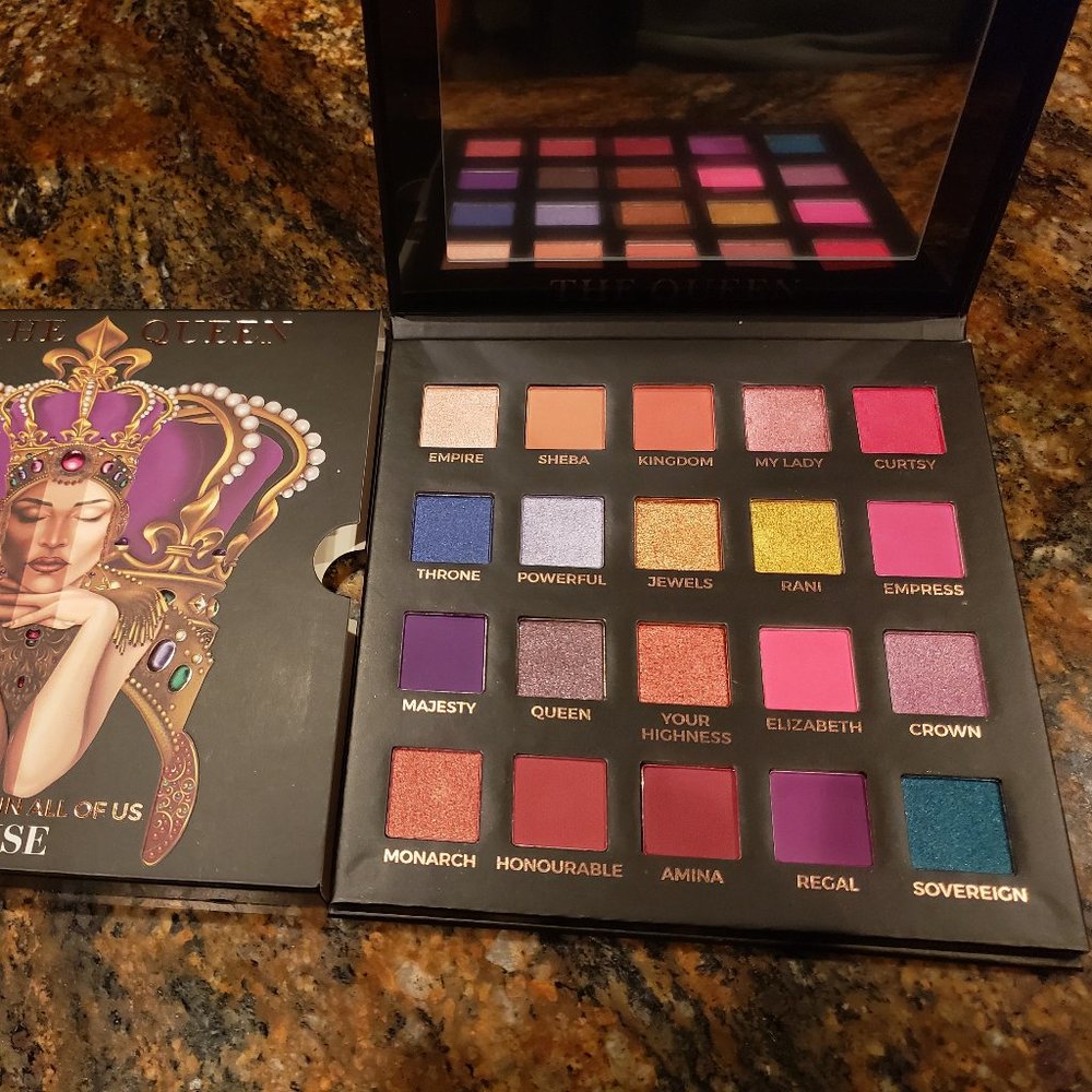 Eloise - The Queen - Eyeshadow Palette - BNIB
